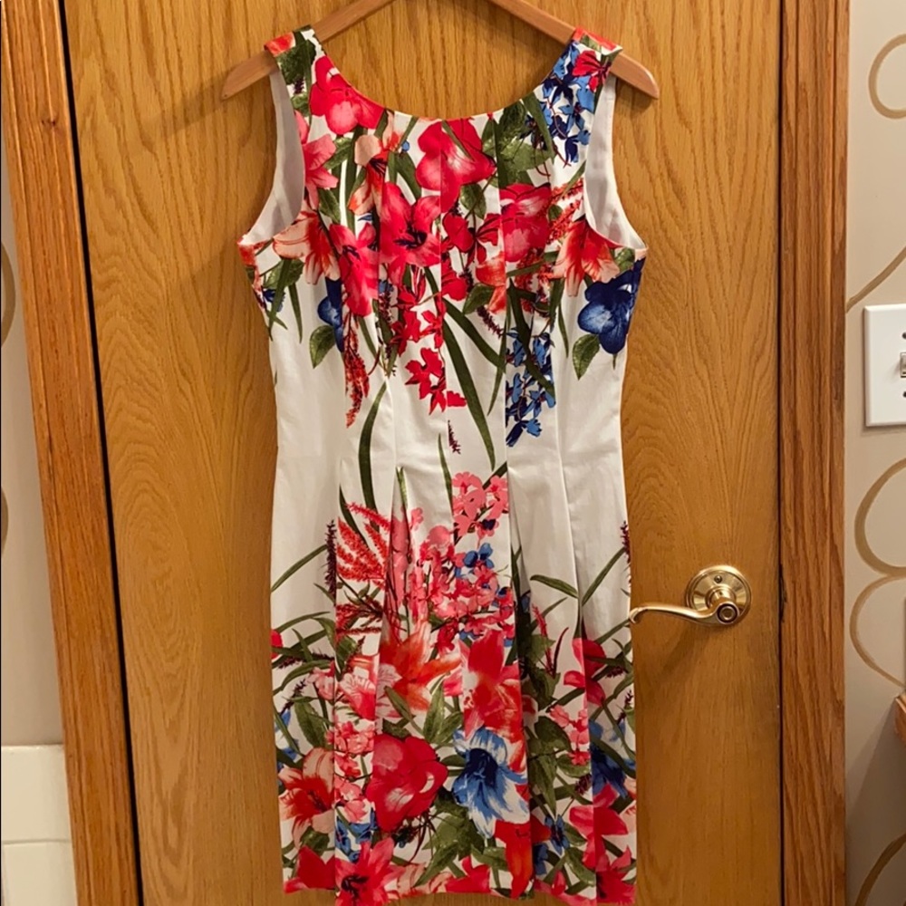 Floral Sleeveless Dress size 6 London Times